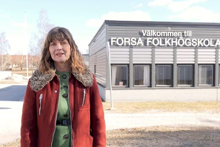 Skärmbild från film rundvandring på Forsa folkhögskola med Helena Hammarlund 
