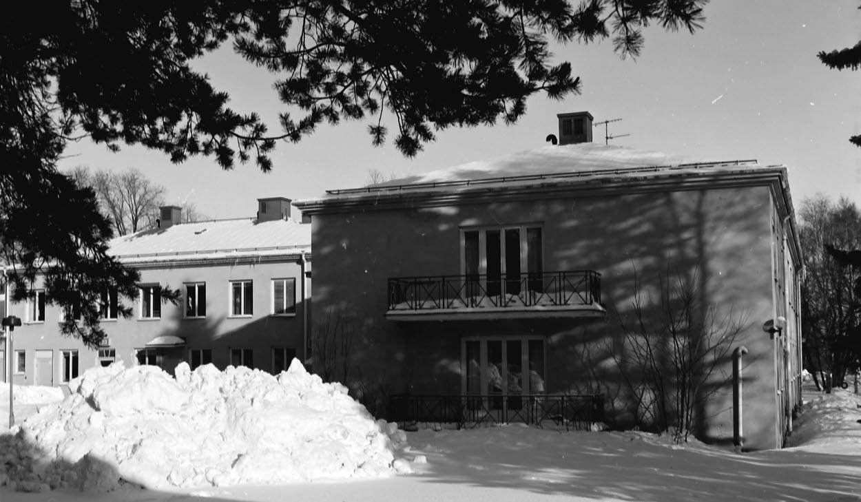 Bilden från 1986 visar hus 22 på Gävle sjukhus. Huset byggdes 1936 som ett epidemisjukhus. Bilden förvaras i regionarkivet. 