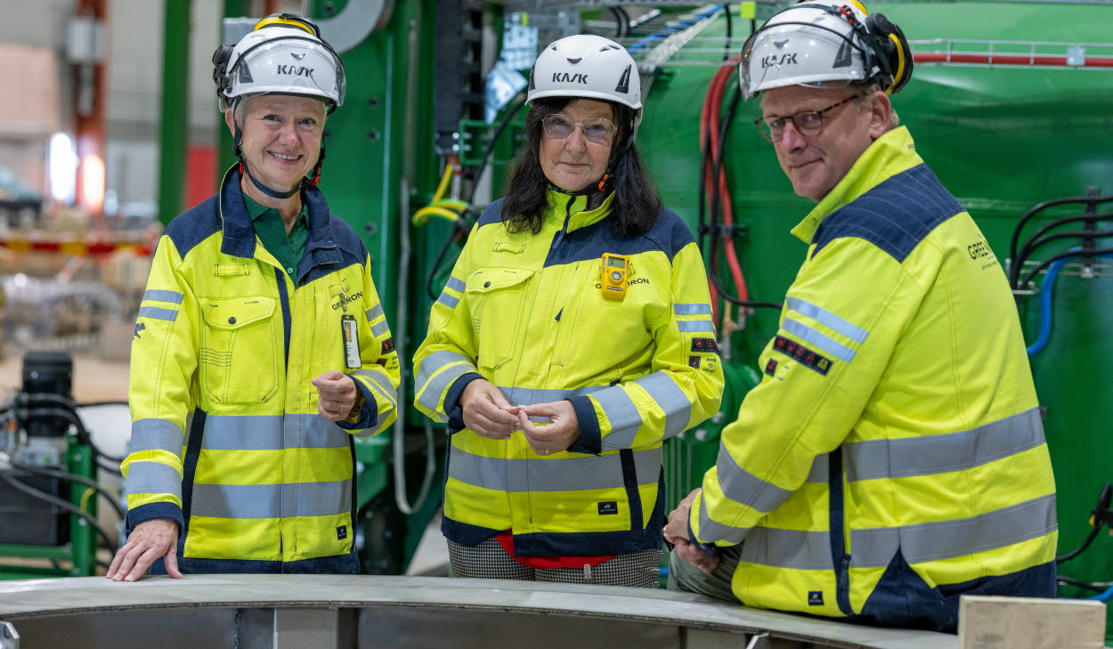 Ulrika, Anette och Edward vid GreenIrons första ugn i Sandviken